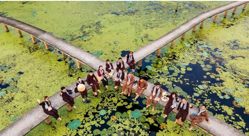 Le-pont-en-bois-de-Tan-Lap