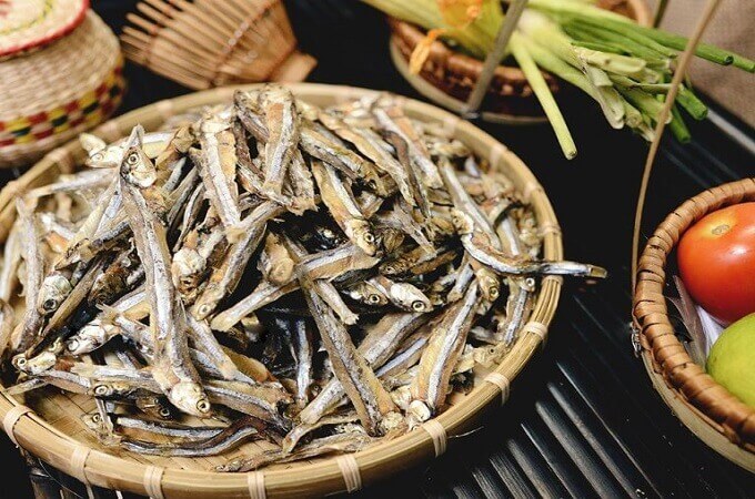 Anchois sautés à l'ananas