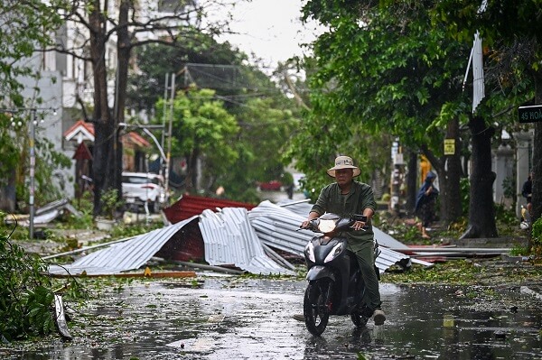 Le super typhon Yagi frappe le Vietnam