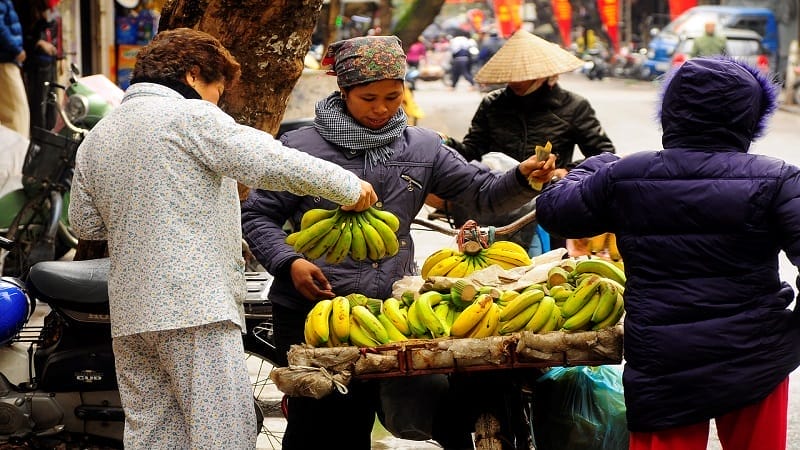 Vendeuse ambulante, un trait culturel unique des grandes villes, Hanoi.jpg