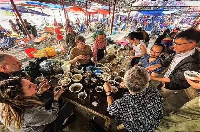Ce marché se trouve en plein centre de la commune Sing Cheng, Lao Cai