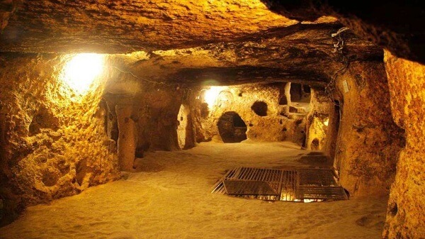 À l'intérieur des tunnels