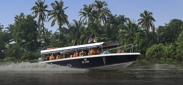 Une façon originale de découvrir Cu Chi par bateau rapide