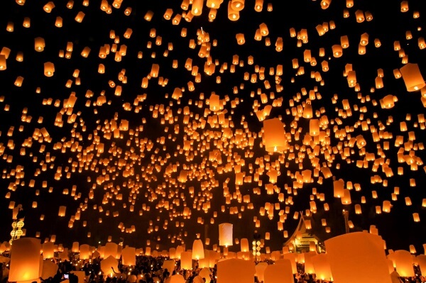 Moment magique au festival Loy Krathong