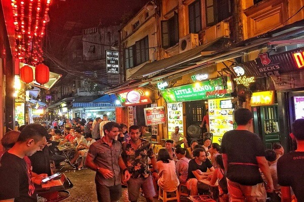 Rue Ta Hien est un lieu très animé