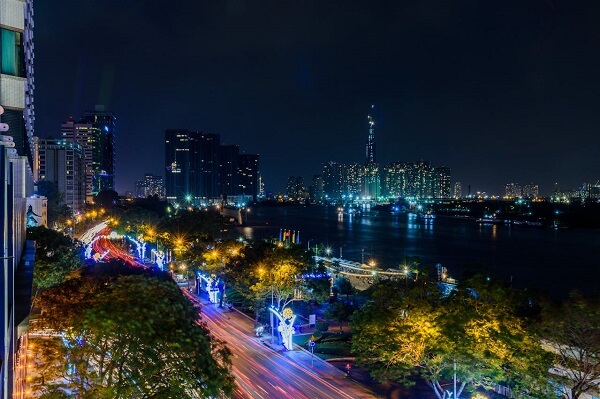 La ville de Ho Chi Minh s'illumine