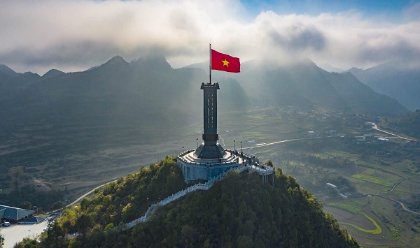 Site historique national du mât de drapeau de Lung Cu