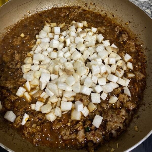 Ajoutez les champignons shiitake