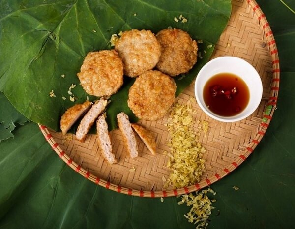 Beignet de porc avec jeune riz gluant frit ou cha com