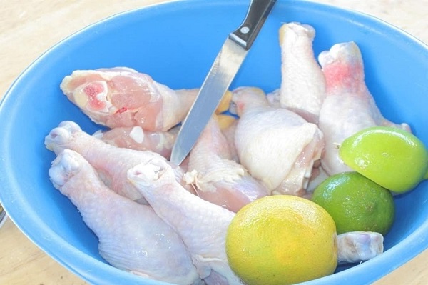 Désodoriser le poulet