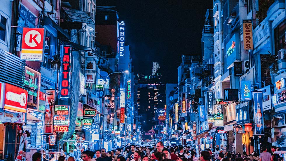 Vie nocturne à la ville de l'Oncle Ho